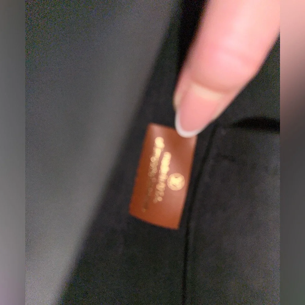 NEW Authentic Louis Vuitton V Tote BB Noir - Picture 8 of 11